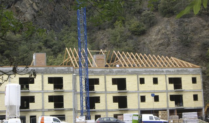 Edificio en Ribera de Cardòs